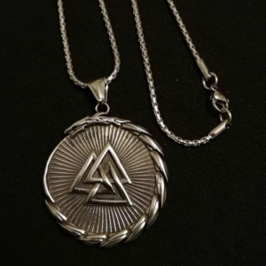 Colier din Oțel Inoxidabil cu Model Triqueta Celtică Simbol Echilibrului Protecției